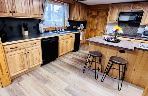 Bay City House | New Lodge Retreat: 4BR with Private Dock & Scenic Views