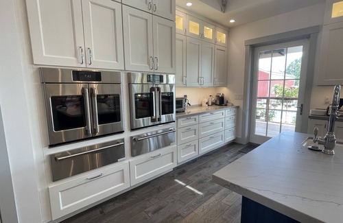 Sonoma House | Experience a 5-Bedroom Luxury Farm with Pool & Spa