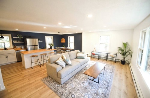 Westerly House | NEW! 5 STAR Coastal Farmhouse - 3BR in Westerly! Moments to Watch Hill