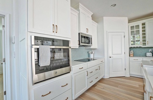 Cedar Neck House | New 5BD Home in Marlin's Chase with Pool & Ocean Views