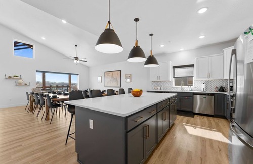 Indian Point House | Experience 6 BR Retreat with Pools, Hot Tub & Theater Room