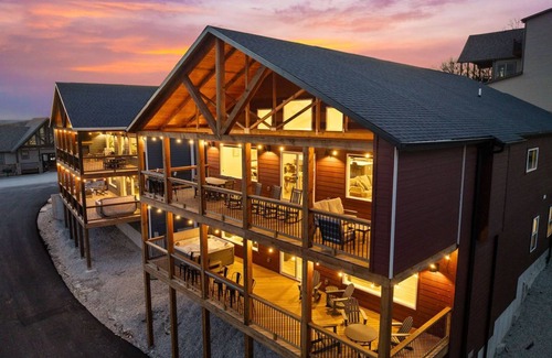 Indian Point House | Experience 6 BR Retreat with Pools, Hot Tub & Theater Room