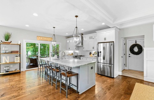 Mineral House | NEW 6BR Lakefront Lake Anna 5 Suites, Dock, Beach