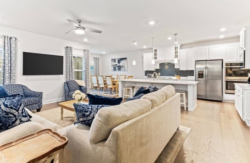 Lewes House | Beautiful 7BR House Steps from Beaches with Spa & Hot Tub