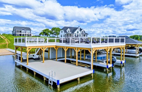 Mineral House | NEW 8BR Lakefront Lake Anna, Dock, & Swim Spa
