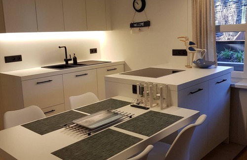 Duinbergen Apartment | Beautiful Apartment in Duinbergen with Garden & Pool Access