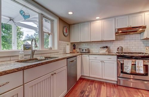 Williamsville House | Charming VT Home with Hot Tub, Near Rock River & Skiing