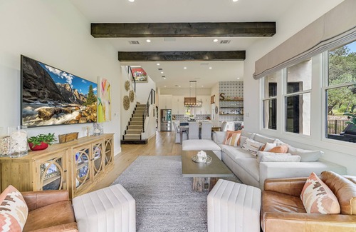 Austin House | NEW Above Sunset Canyon I Pool&Spa I Entertaining I Gym I Services