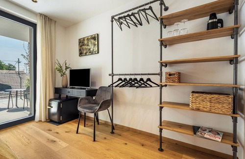 Gargazzone Apartment | Inviting Videre Lodge Doppelzimmer with Mountain View & Terrace