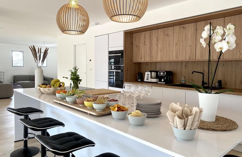 Seignosse Villa | Contemporary Villa with Pool & Ocean View - Rated 9.4/10