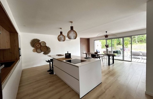 Seignosse Villa | Contemporary Villa with Pool & Ocean View - Rated 9.4/10