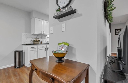 Summit Station House | New Albany Charmer - Over 1 Acre !