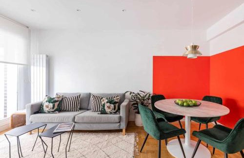San Sebastian Apartment | Relaxing New Amara Suite for Friends & Families with Parking