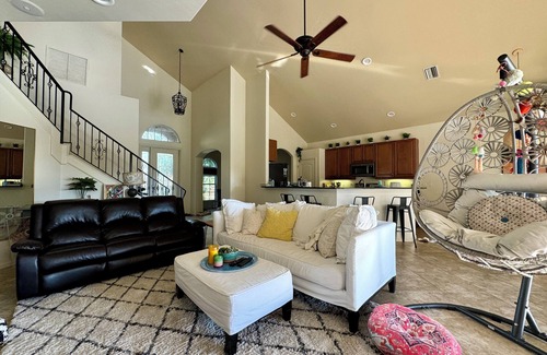 Fort Myers House | Discover a 4Bd Home with Pool & Oasis Near Downtown!