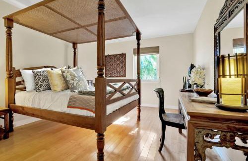 South Beach Apartment | Oceanfront 3BR Penthouse on Ocean Drive - Guest Rated 10/10!