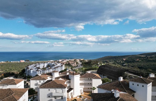 Puerto de la Duquesa Apartment | Bright 3-Bed Apartment Steps from Ecological Beach