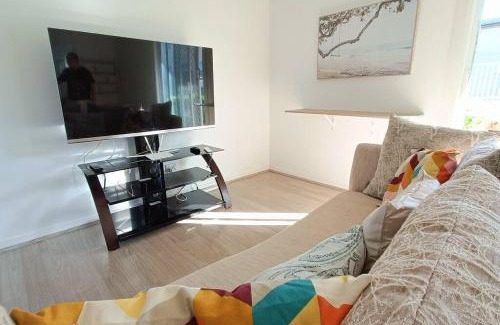 Baulkham Hills House | Cozy 2 Bedrooms Granny Flat with Pool & Pet-Friendly Amenities