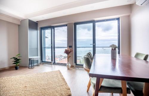 Kabatas Apartment | Modern Flat with Sea View - Pet Friendly & Family Welcome