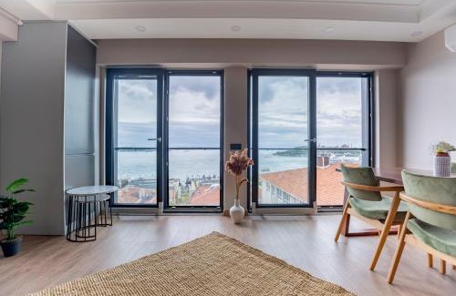 Kabatas Apartment | Modern Flat with Sea View - Pet Friendly & Family Welcome