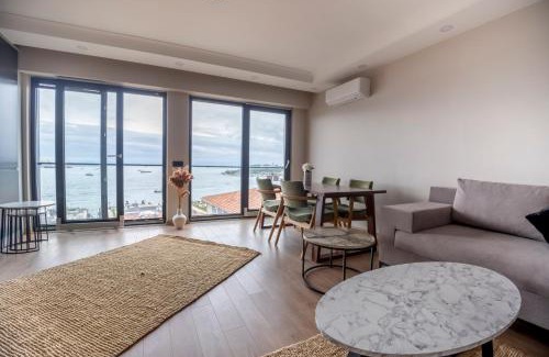Kabatas Apartment | Modern Flat with Sea View - Pet Friendly & Family Welcome