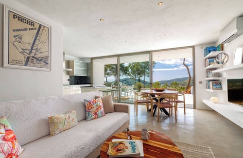 Sant Josep de sa Talaia House | Modern Retreat with Pool and Ocean Views in San Jose