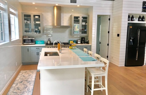 Springs House | Experience Summer 2024 at Our Oceanfront Oasis - Rated 10/10!