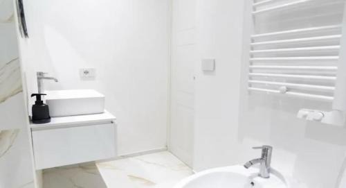 Sallustiano Apartment | New and recently renovated one bedroom - CheckProfile