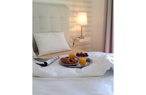 Pena House | New and Stylist Apartment with Parking in the heart of Lisbon