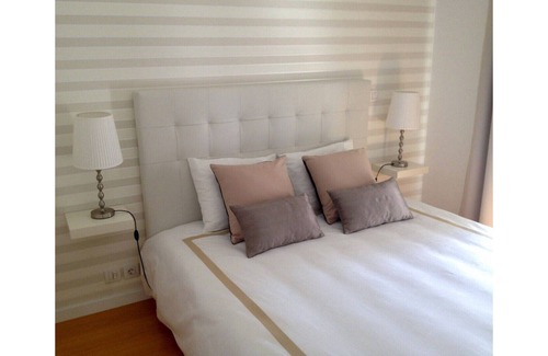 Pena House | New and Stylist Apartment with Parking in the heart of Lisbon