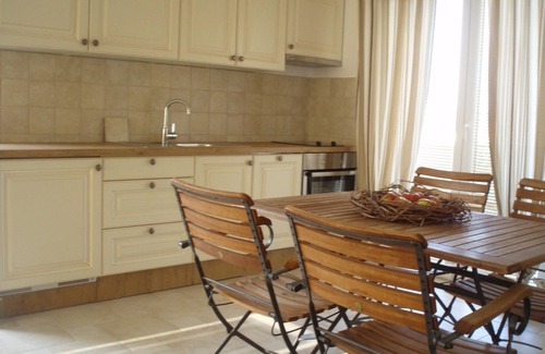 Murter Apartment | Stylishly Furnished Apartment with Oceanfront Views