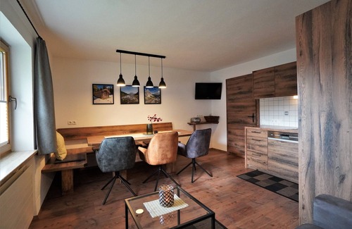 Ehrwald Apartment | New Apart at Zugspitze: Spa, Hot Tub & Outdoor Bliss