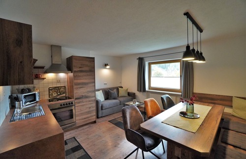 Ehrwald Apartment | New Apart at Zugspitze: Spa, Hot Tub & Outdoor Bliss