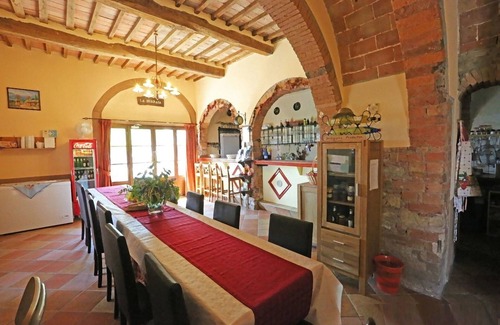 Montecastelli Apartment | Relaxing Apartment with Pool, Jacuzzi & Tennis Court in Tuscany