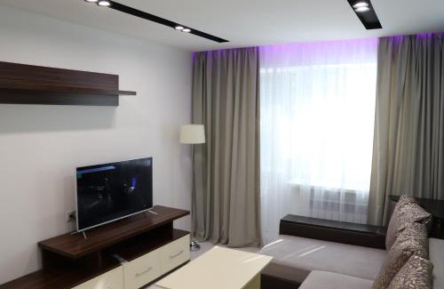 Dzerzhyns'kyi District Apartment | Modern Apartment Near Botanic Garden - Rated 9.2/10!