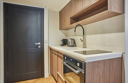 Porte-Saint-Martin Apartment | Modern Apartment in the Heart of Paris/Le Marais
