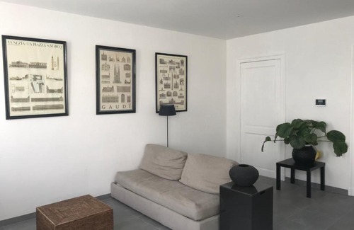 Sint-Gillis Apartment | Modern Apartment in Brussels for Family-Friendly Stays