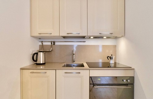 Longa Apartment | Modern Apartment on Murano Island with Breakfast Included