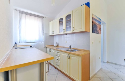 Nin Apartment | Explore Apartment Lemon - Pet Friendly Getaway in Sabunike