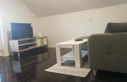 Catrnja Apartment | Cozy Apartment Close to Plitvice Lakes - Child Friendly Stay