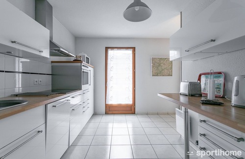Guillestre Apartment | Scenic Apartment Near Ski Resorts with Lake View & Amenities
