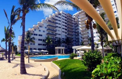 Quintas del Mar Apartment | Beachfront Retreat at Quintas del Mar II with Stunning Views