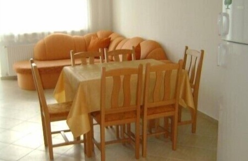 Siofok Aranypart Apartment | Modern Apartment Steps from Beach with Pool & Free WiFi