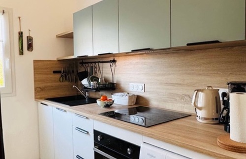 Groix Apartment | New apartment with terrace and parking in Groix