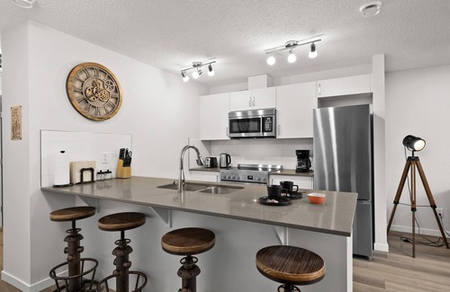 Cranston Apartment | Modern Apartments in Cranston by GLOBALSTAY - Pet Friendly