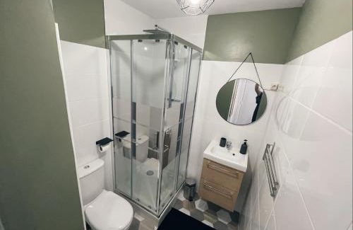 Saint-Jacques - Saint-Roch Apartment | Cozy Apartment with Free Parking & High Guest Rating