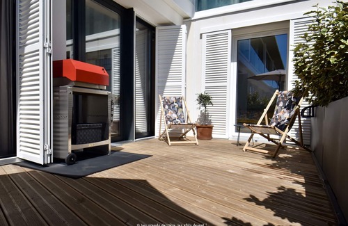 Royan Apartment | Beachfront Apt. for 4 with Pool and Ocean Views