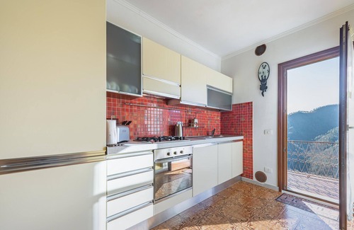 Borghetto di Vara Apartment | Scenic Apuan Alps Apartment with Breakfast for Families