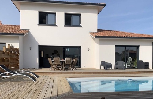 Tosse Villa | New architect villa with heated swimming pool and bodega ....