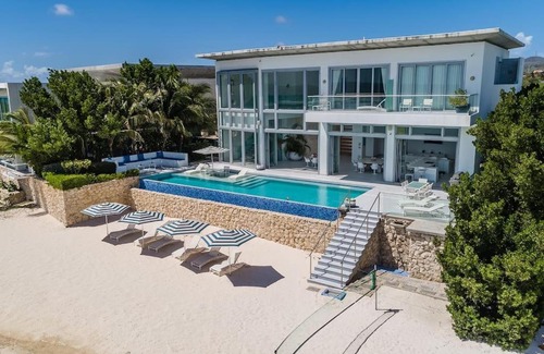 Savaneta Villa | New Aruba Beachfront Estate with Pool and Ocean Views