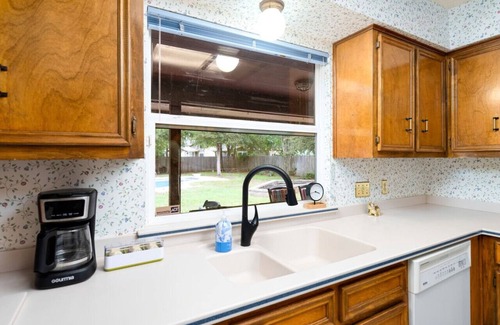 Shady Hollow House | New ATX! 5BR~Private Pool~Patio